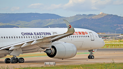 表現亮眼/東航虧轉盈 成本控制出色