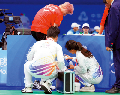 石宇奇羽毛球男單賽因傷退出