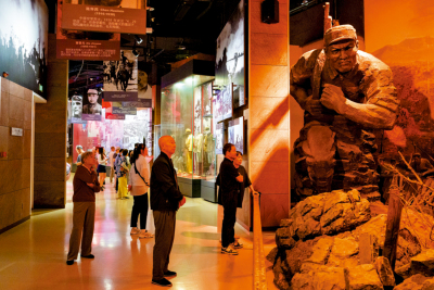 專家解讀/日本變本加厲 滑向軍國主義