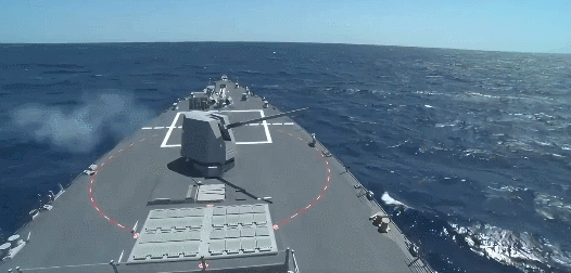 （有片）大炮向東發射　解放軍槍已上膛