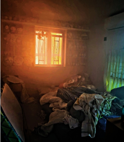 濃煙瀰漫走廊 勇住客救鄰居入屋