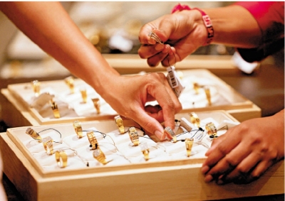 財經分析/金價飆升  抵押貸款穩步擴張\李靈修