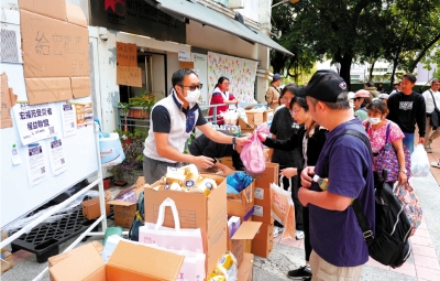 克難前行/首批災民獲發慰問金殮葬金共25萬