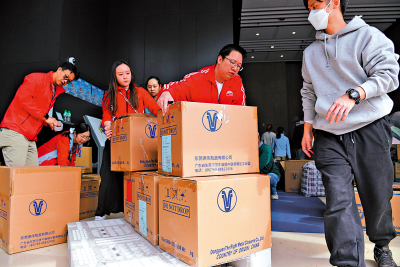 灣區同心守望相助/粵各界馳援香港 捐資捐物跨境送暖