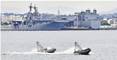 美軍高價無人艇失控翻船