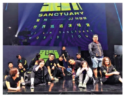 跨界轉型/線下演出 拓新出路