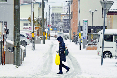 北海道暴風雪交通受阻 逾200航班取消