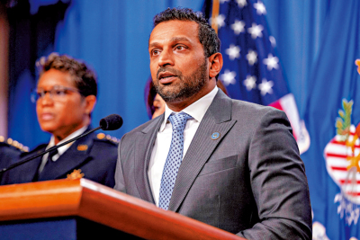 FBI局長只顧自我吹噓 被轟「無能」促下台