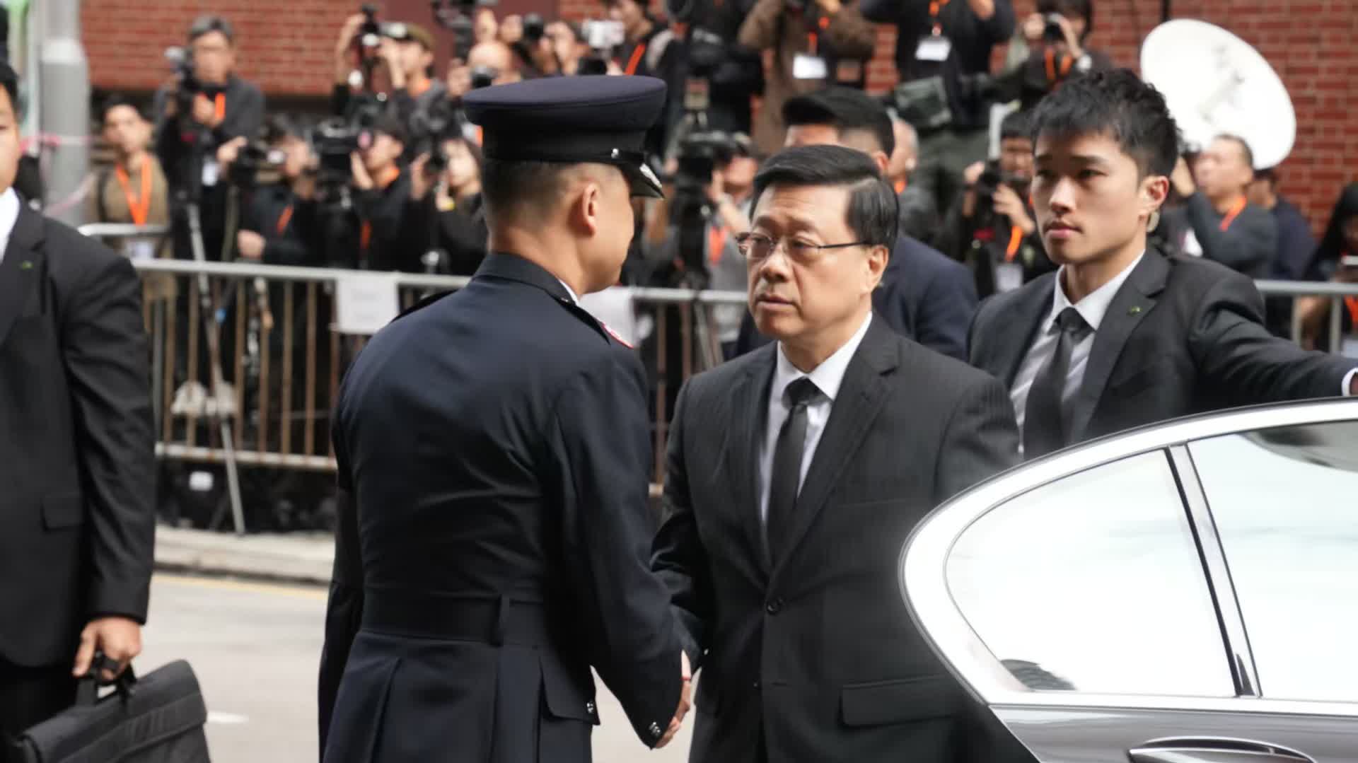 （有片）宏福苑五級火︱何偉豪最高榮譽喪禮今舉行　多名官員出席