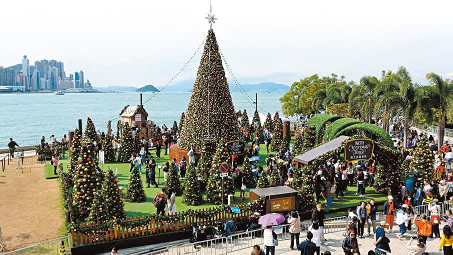 昨逾34.7萬人入境　旅客感受節日氣氛消費不手軟