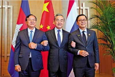 三方外長雲南會晤 發表新聞公報鞏固停火局面 中方願續為柬泰提供溝通平台