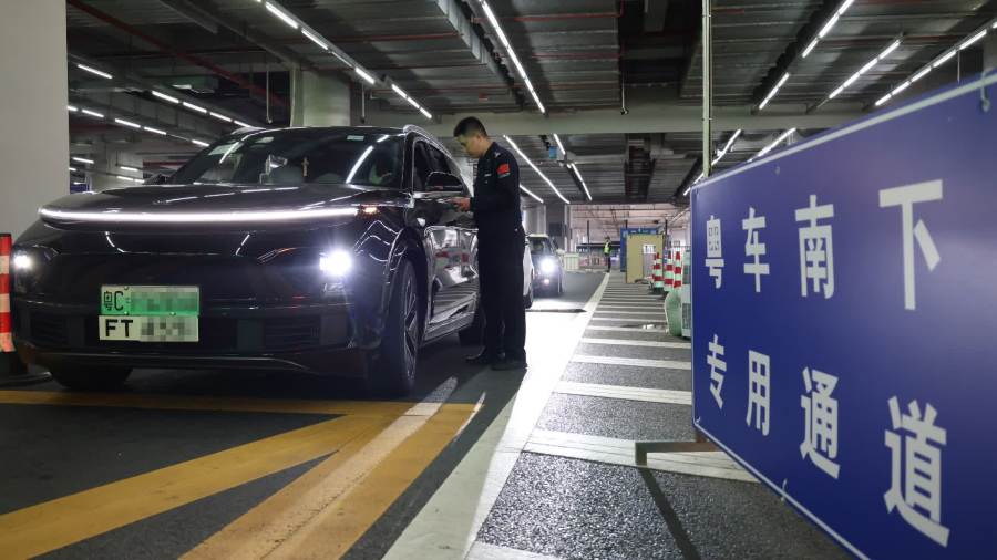 「粵車南下」政策首階段實施滿兩月　「粵車」邊檢備案數量倍增