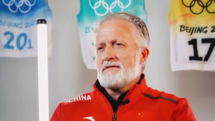 冬奧會｜諾伯特·休伯：意大利雪橇傳奇率中國隊駛向米蘭