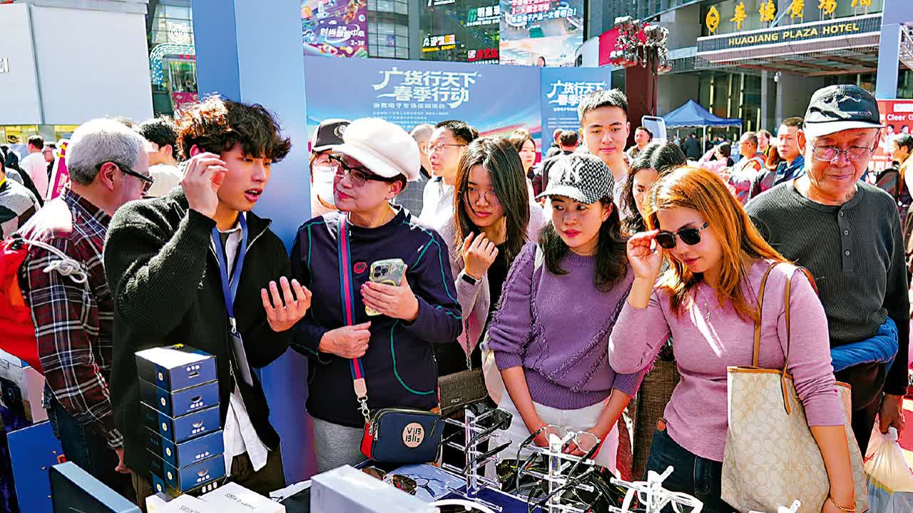 華強北「科技年貨」熱銷 AI好物走俏