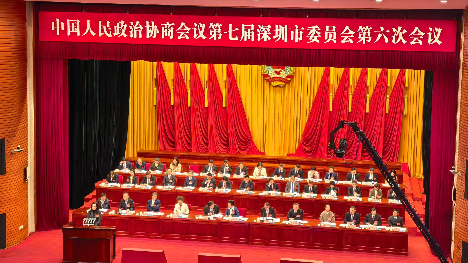 (有片)深圳兩會丨港區委員施榮忻:期冀推動港人了解國家發展