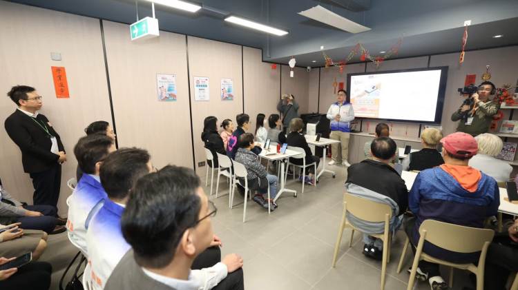 迎新春「友智識」長者數碼共融活動