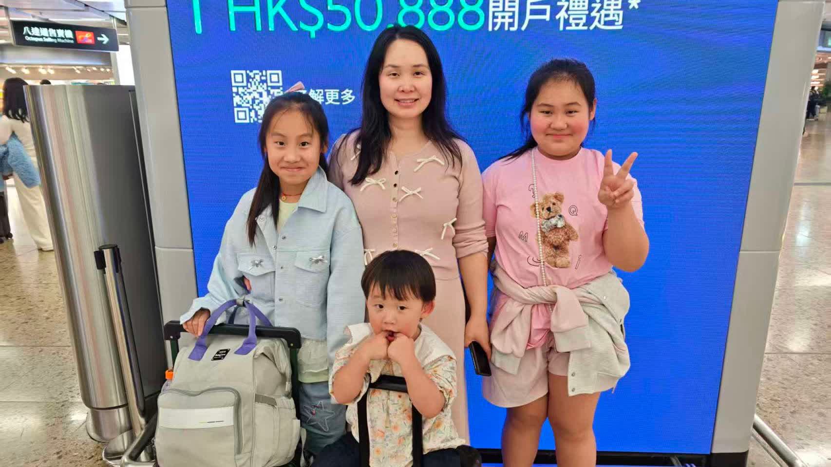 (有片)春節出入境迎高峰 內地客冀體驗港式年味 市民嘆返鄉飛「好難搶」