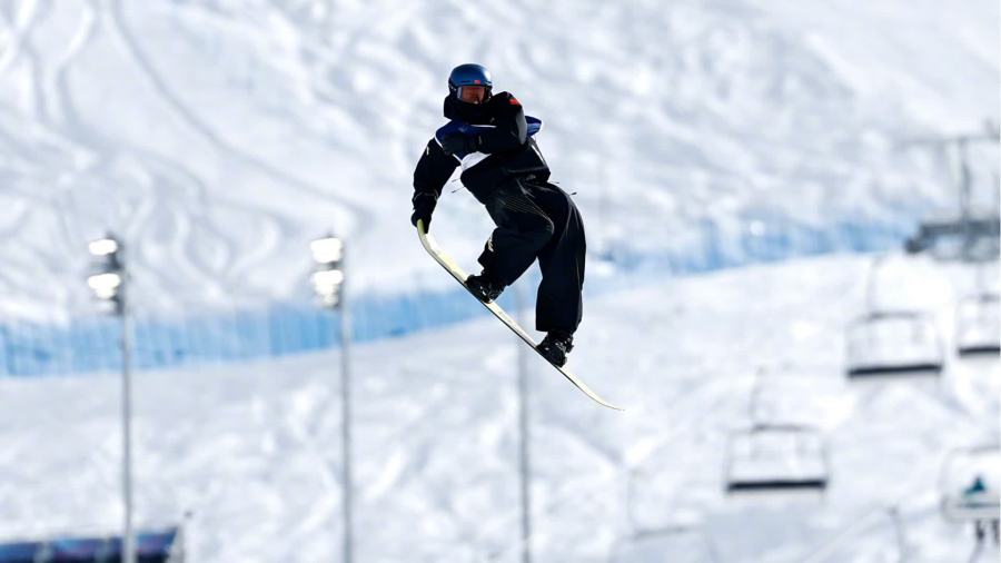中國冬奧會首金誕生！蘇翊鳴坡障奪冠