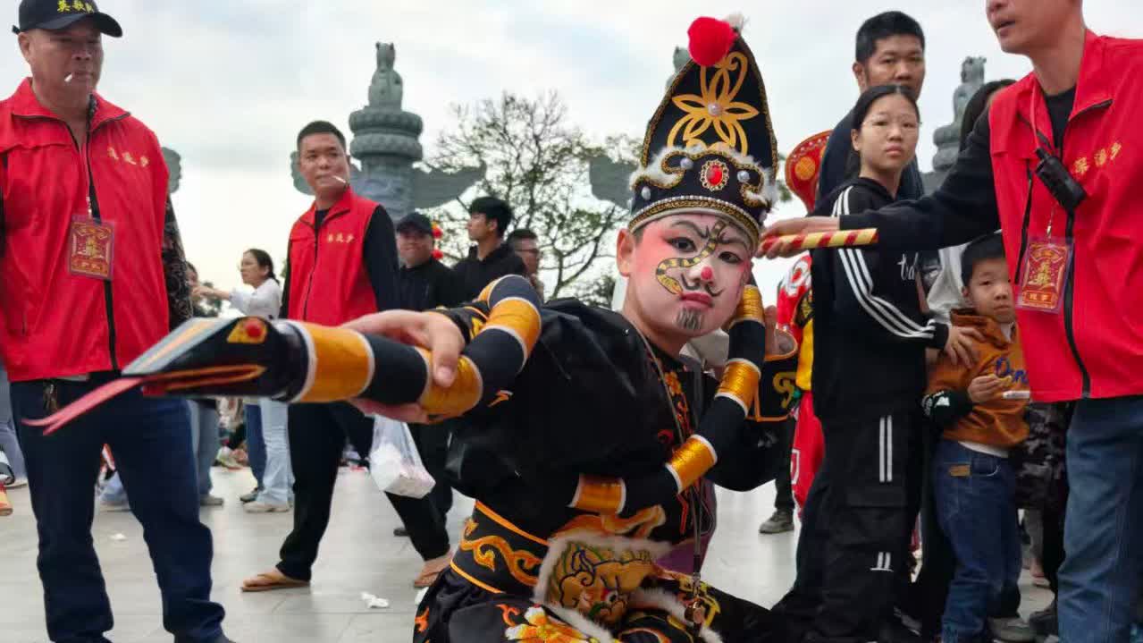 (有片)內地經濟啟示錄|非遺年味帶旺全城 英歌舞吸客 汕頭文旅消費全線火爆