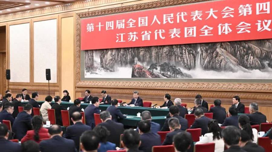 （有片）習近平參加江蘇代表團審議