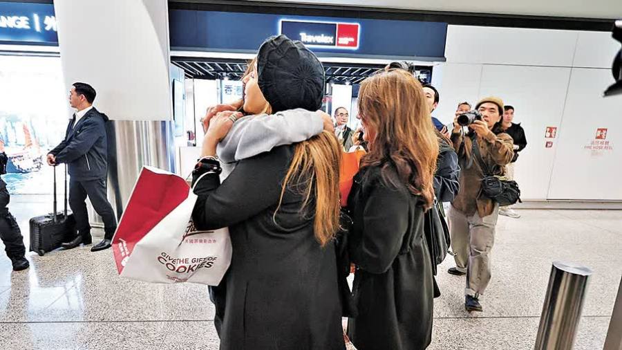 入境處接約830名身處中東港人查詢　約420人已安全離開