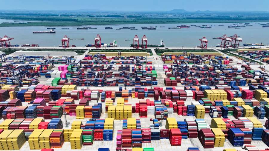 中國外貿超預期　首兩月出口大升21.8%