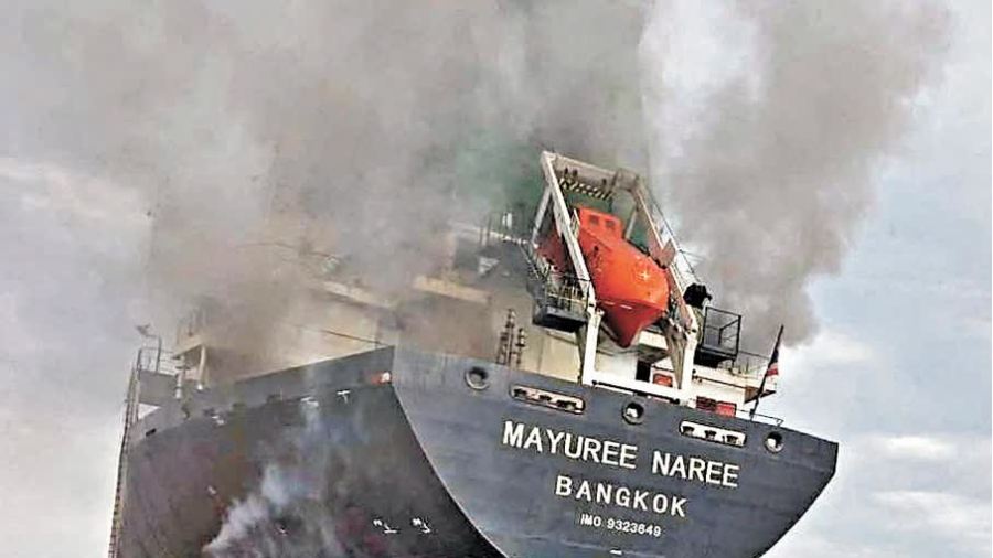 美官秒刪「護送油輪」帖　引油價過山車