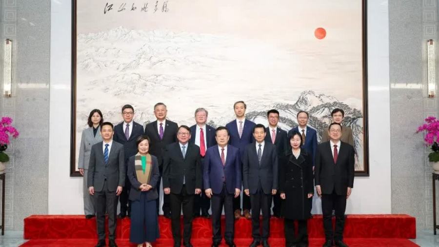 夏寶龍會見香港特區政府政務司司長陳國基一行