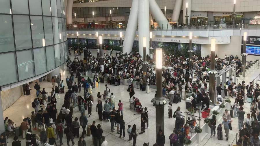 （有片）復活節長假前夕　西九龍站逼爆（附口岸高峰一覽）