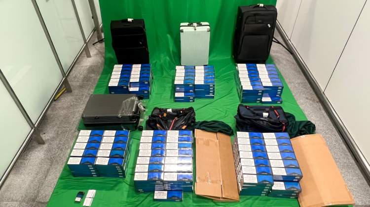 三名入境旅客進口及管有未完稅香煙罪成判囚