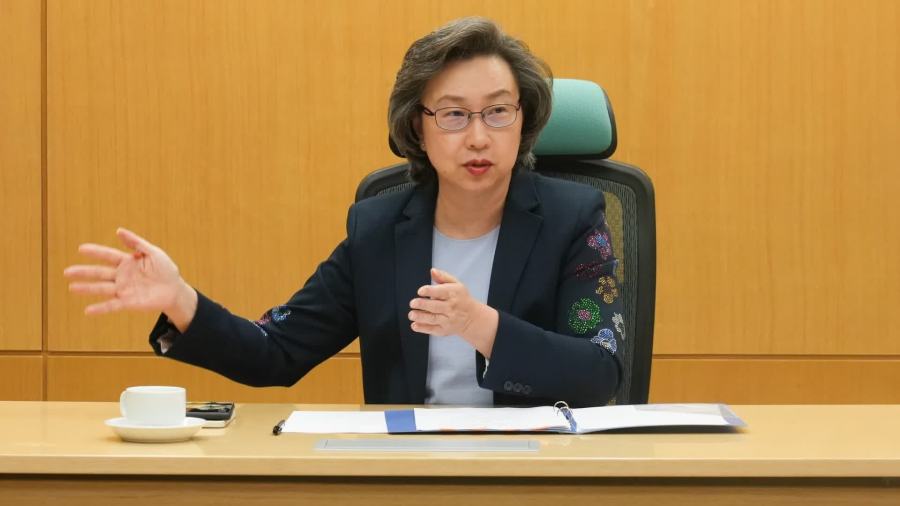 回應社會對公務員評核制度意見及關注　楊何蓓茵解畫計劃詳情