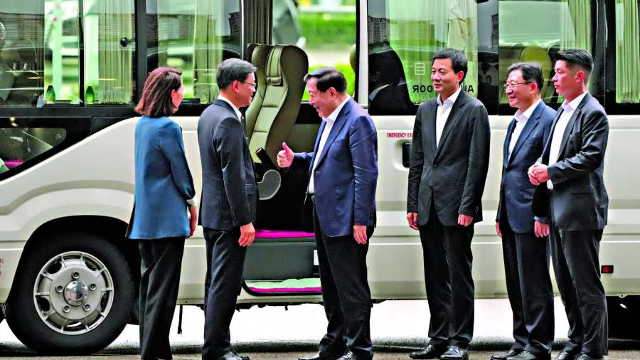夏寶龍兩日考察調研結束　豎大拇指「點讚」 激勵香港發展破局