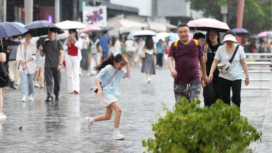 回放｜颱風「紅霞」漸遠　直擊尖沙咀現場｜7月26日