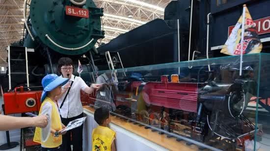 Factory tours gain popularity among Chinese summer travelers