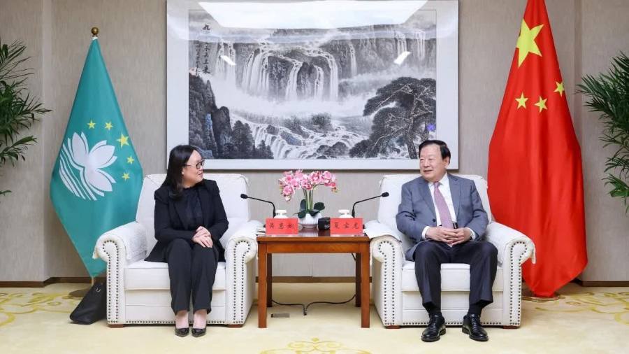 夏寶龍會見澳門經濟財政司司長吳惠嫻一行
