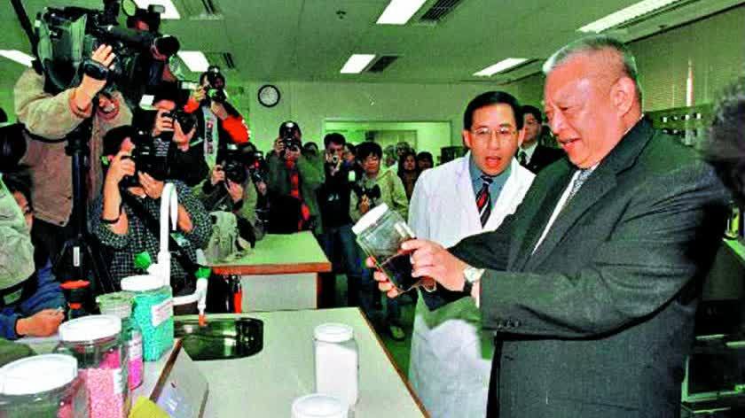 「朝7晚11」無私奉獻　董建華為「一國兩制」實踐作傑出貢獻