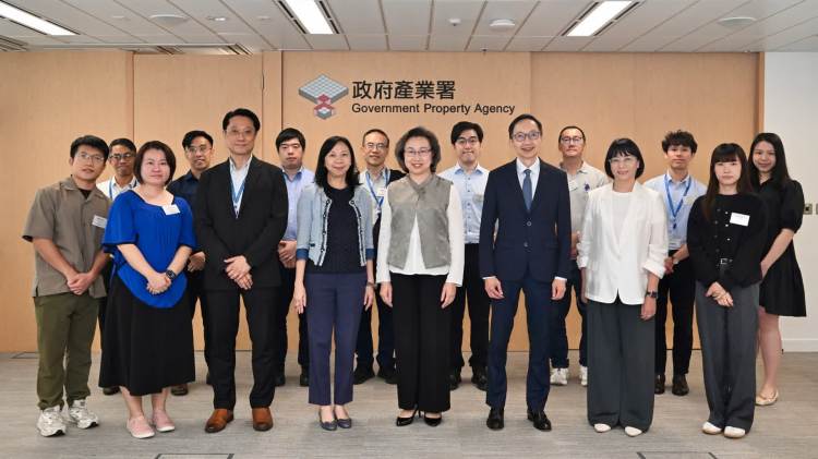 公務員事務局局長探訪政府產業署