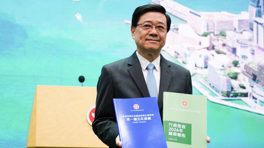 （有片）李家超明公布香港五年規劃及施政報告　形容意義特別
