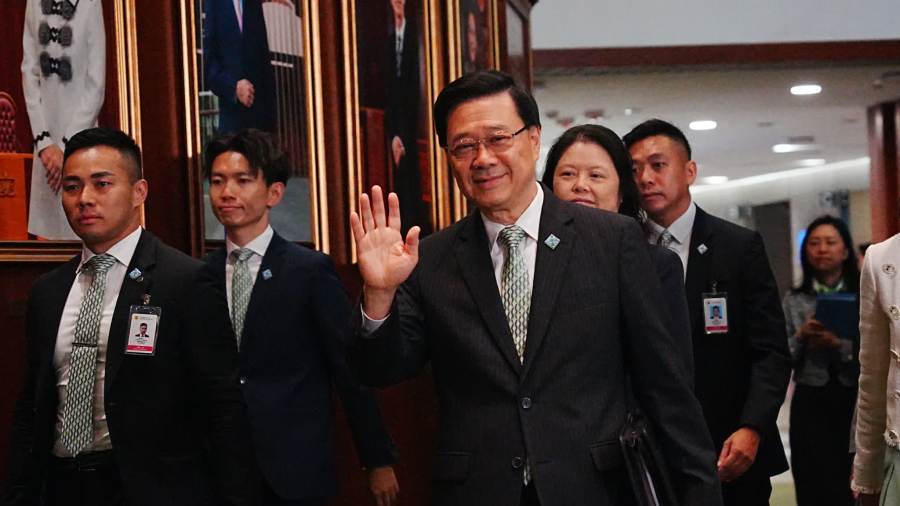 李家超出席立法會答問會　就五年規劃及施政報告接受議員質詢