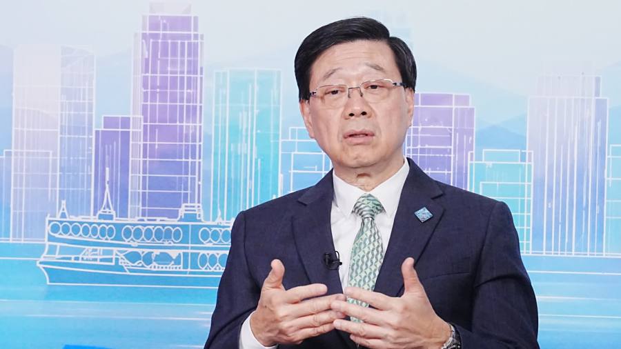 特首專訪｜李家超以「病毒不等人」比喻國安風險　要「勤健身打疫苗」加強抵抗力