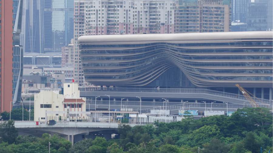 新皇崗口岸｜跨境校巴公司：將加派跟車保姆　料未來校巴過關僅5分鐘