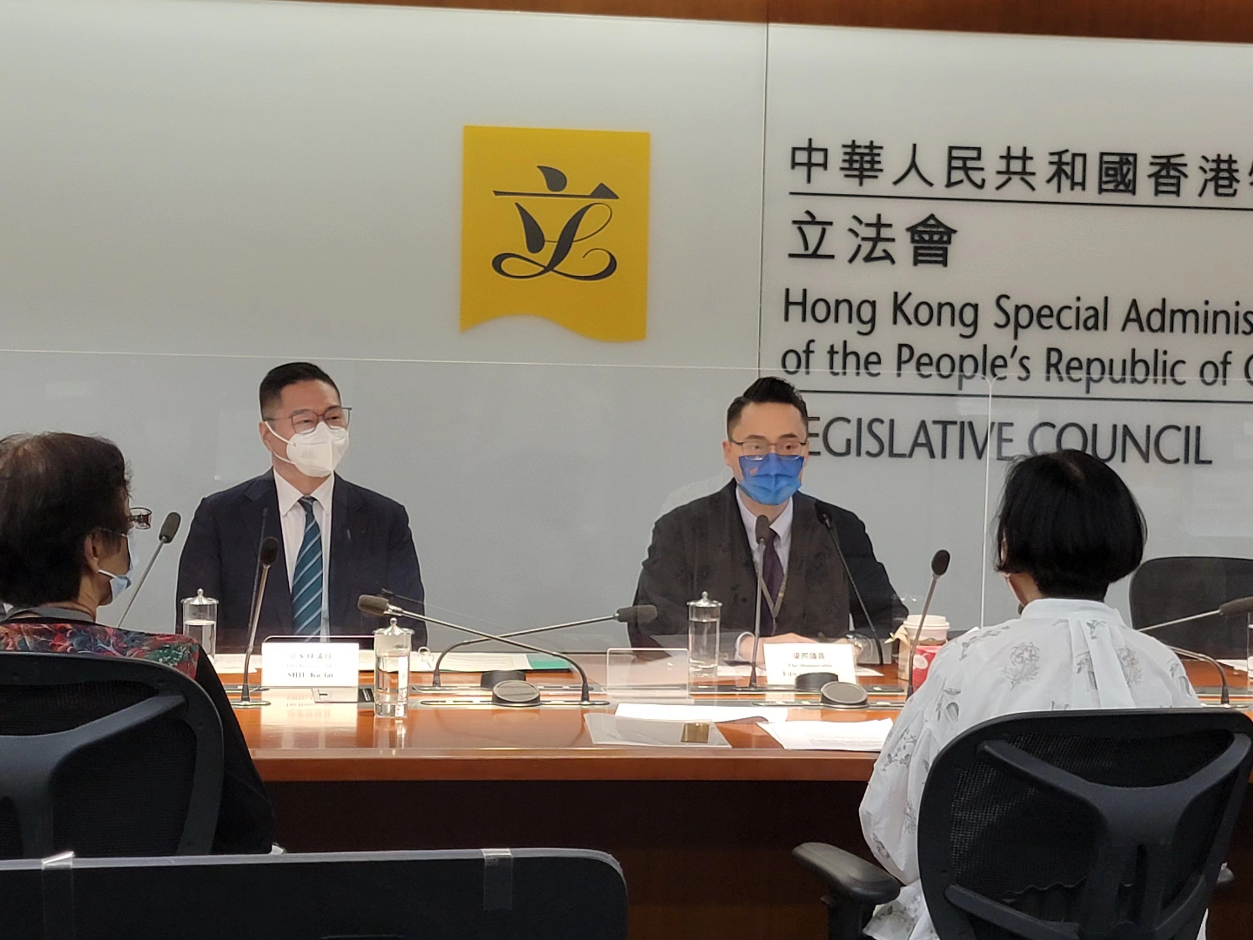 小販嘆牌照無故被更改不得賣花連續數月關門怕遭檢控- 香港- 大公文匯網