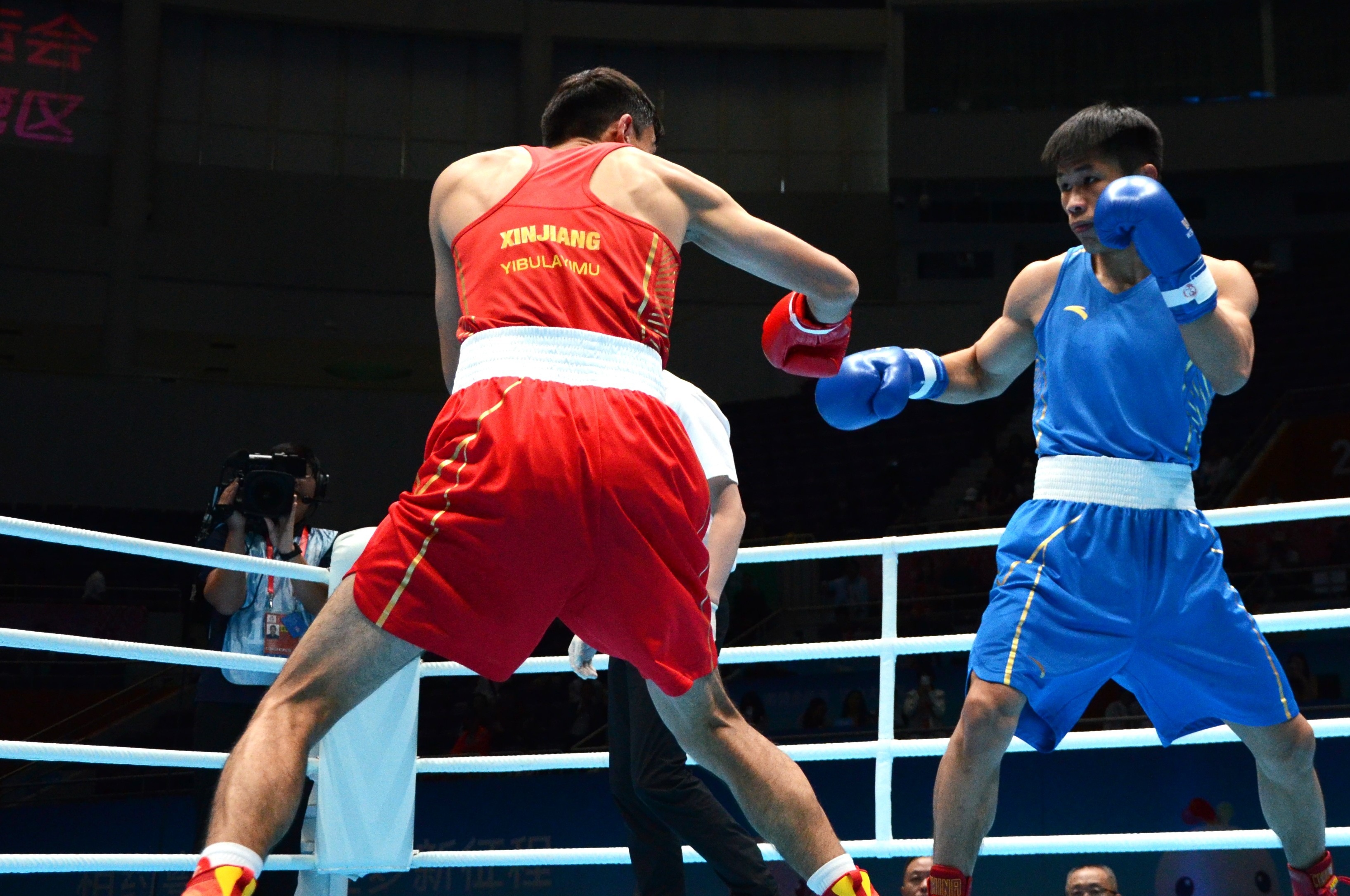 十五運會拳擊比賽落幕人形機器人亮相頒獎儀式- 第十五屆全國運動會- 大公文匯網