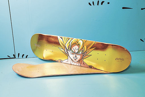 ■燙金滑板全場焦點。