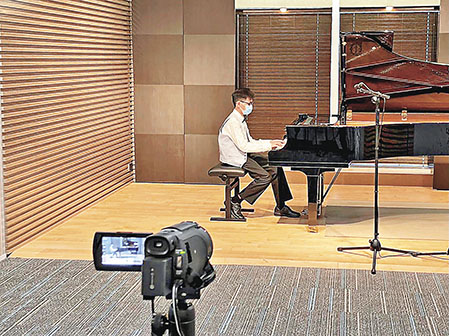 ■GMC Music專門為學生錄製演奏片段，參加英國皇家音樂學院鋼琴考試。