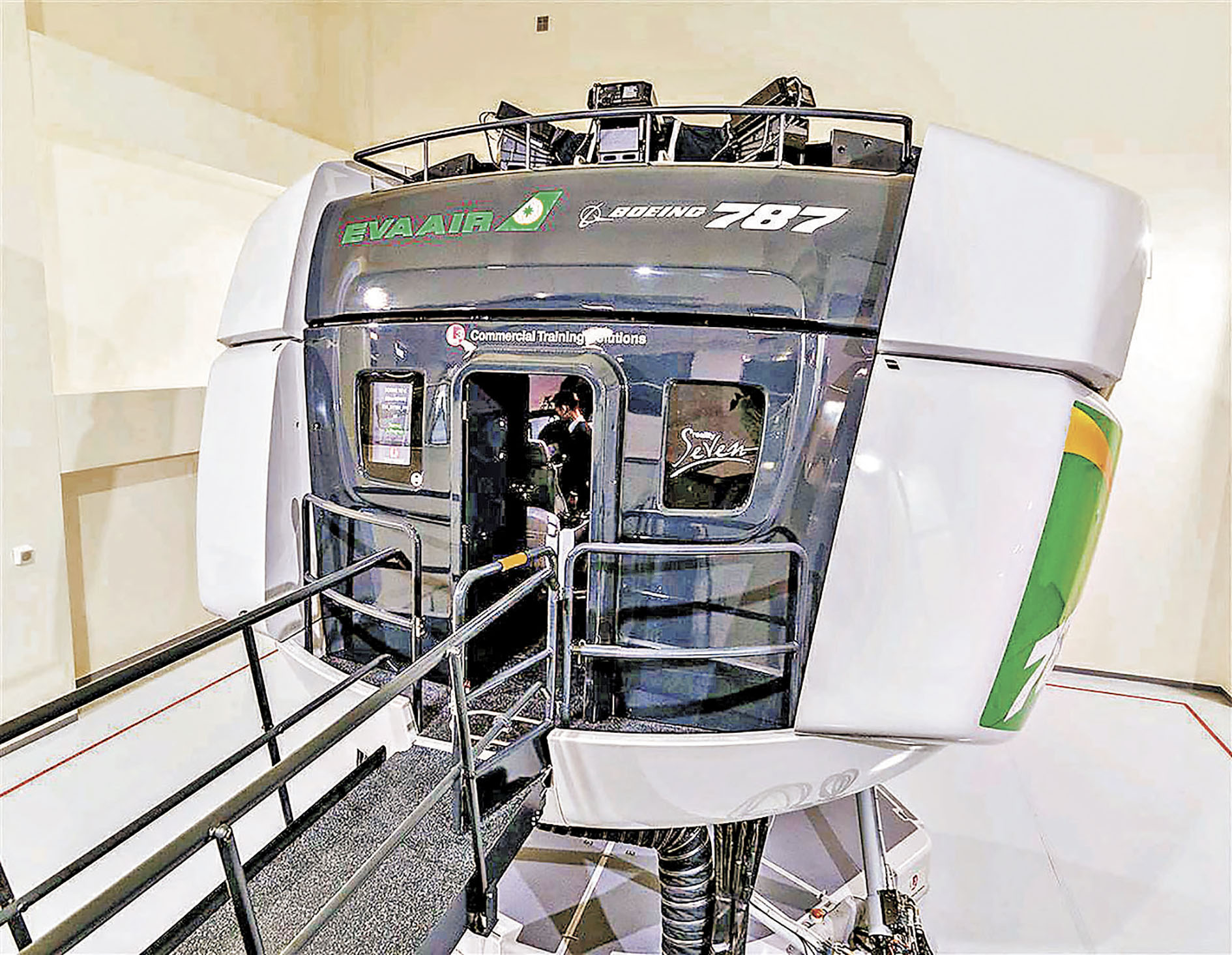 ■長榮航空787夢幻機的模擬機。長榮航空圖片
