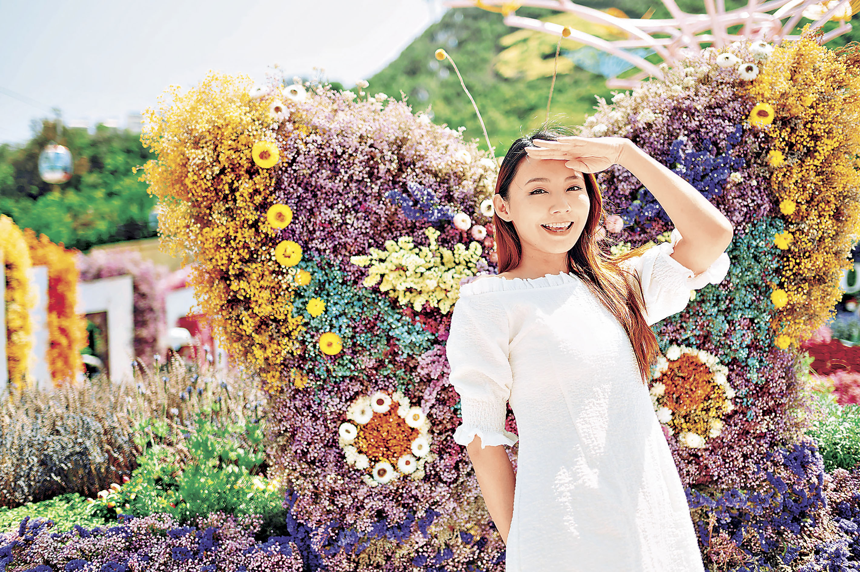 ■海洋公園舉辦以蝴蝶為主題的「蝶舞花旅」花藝展覽。
