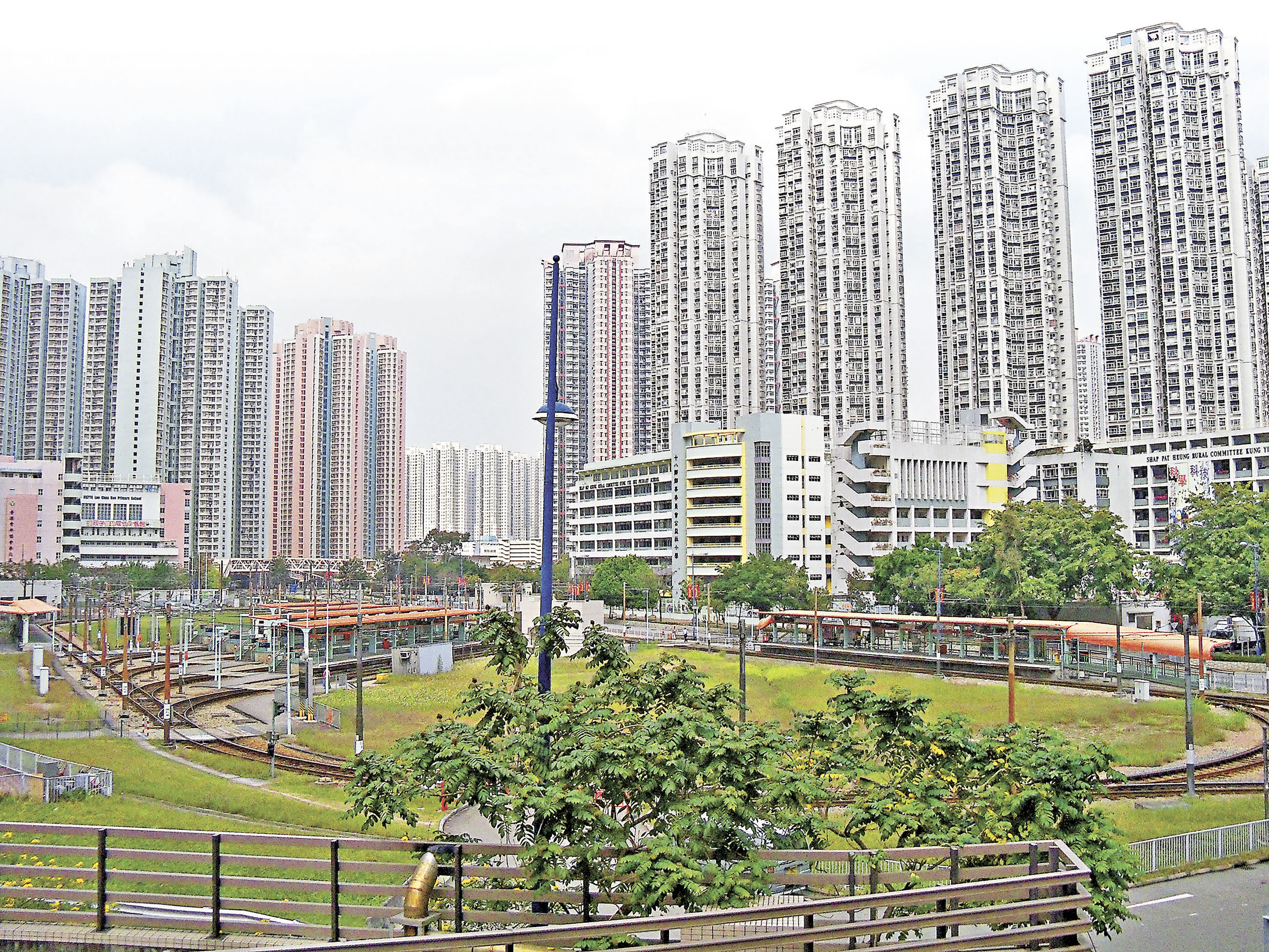 ■麗湖居鄰近天水圍輕鐵天榮站