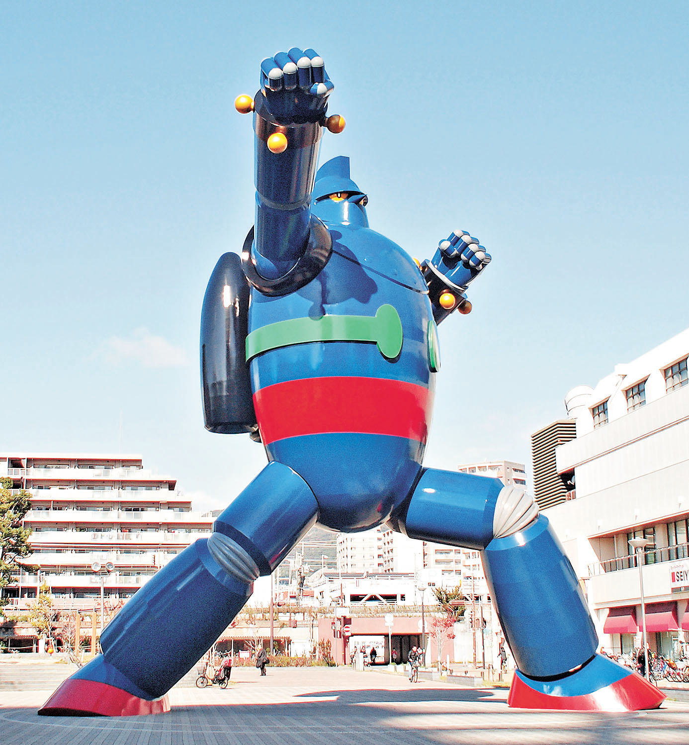 ■坐落在若松公園的鐵人28號紀念像高18公尺。