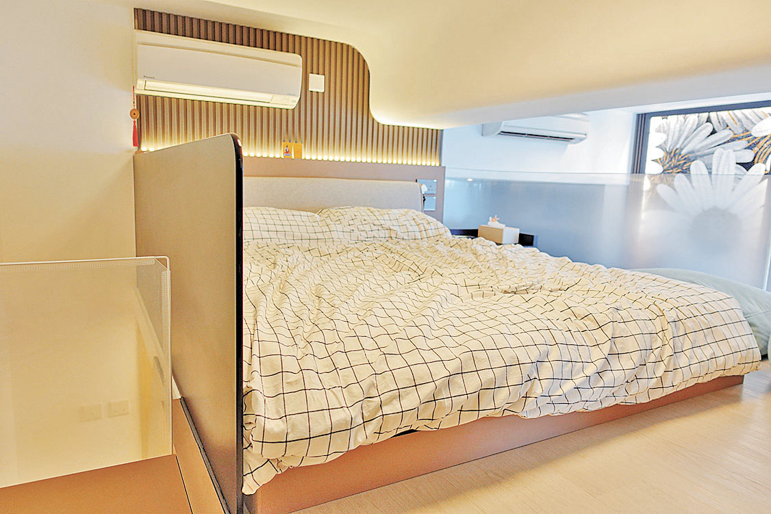 ■閣樓睡房可放置一張兩人大床。